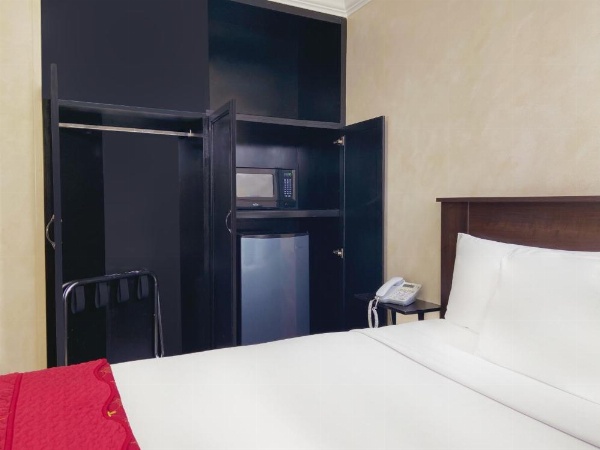 Nite Inn at Universal City - Walking Distance to Universal Studios Hollywood image 12