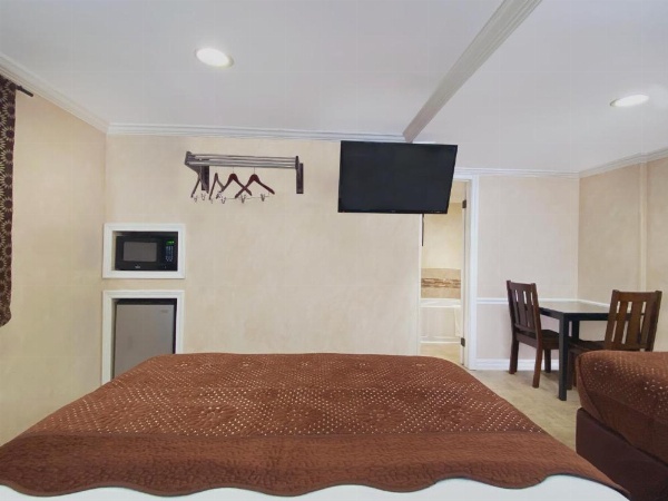 Nite Inn at Universal City - Walking Distance to Universal Studios Hollywood image 38