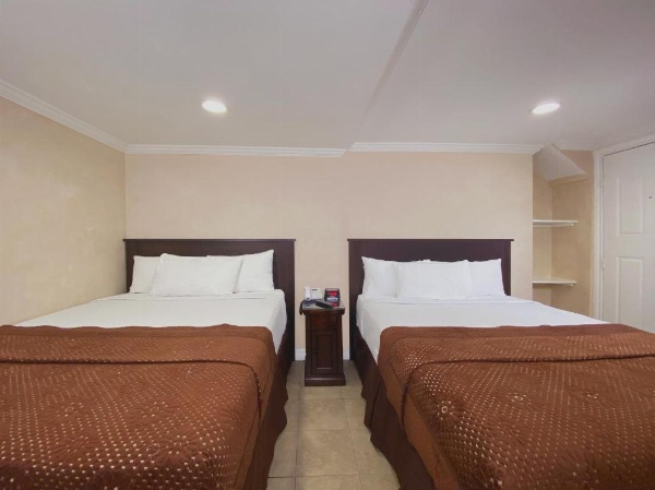 Nite Inn at Universal City - Walking Distance to Universal Studios Hollywood image 41